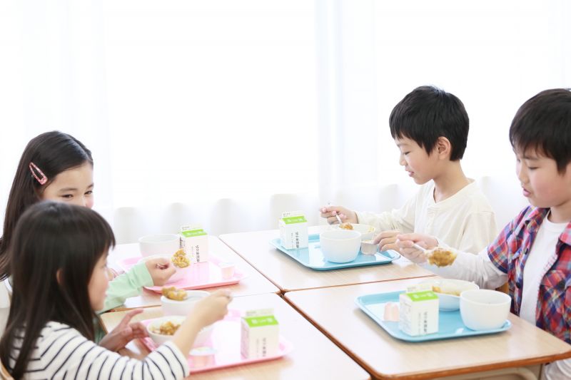 rèn luyện cho bé thói quen lấy dinh dưỡng rèn luyện cho bé thói quen lấy dinh dưỡng